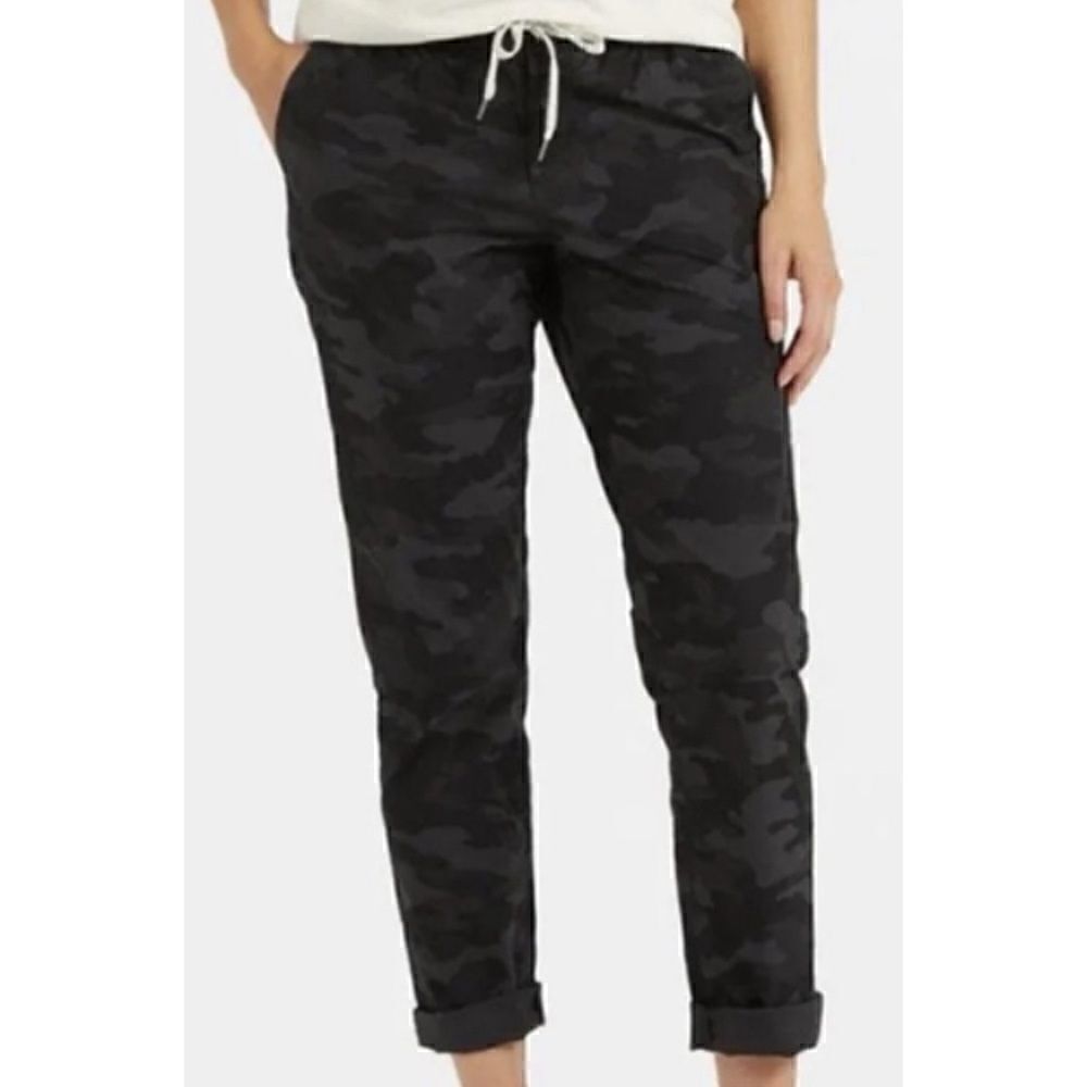 Vuori Women's Ripstop Camo Pants Size XS/ pristine